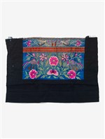 藏品(中國臺江苗族藍底桃紅色刺繡繡片)的圖片