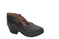 藏品(臺灣女性黑色皮質小腳解脫鞋)的圖片