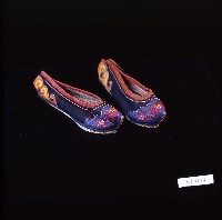 藏品(客家婦女翹頭繡花鞋)的圖片