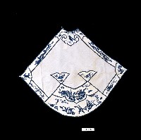 藏品(金榜題名吉祥繡扇形肚兜)的圖片