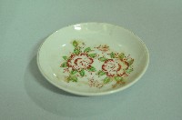 藏品(金口白地印花彩繪白描折枝玫瑰紋瓷碟)的圖片