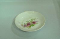 藏品(白地印花彩繪折枝玫瑰紋瓷碟)的圖片