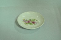 藏品(白地印花彩繪折枝玫瑰紋瓷碟)的圖片