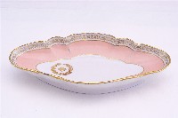 藏品(金邊白地粉府徽章款稜型盤)的圖片