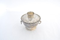 藏品(總督府徽紋雙繫環帶蓋銀碗三套組)的圖片