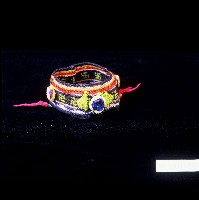 藏品(卑南族卍字刺繡片)的圖片