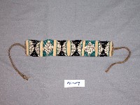 藏品(貝珠及骨板額飾)的圖片