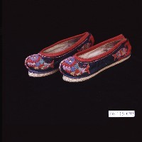 藏品(臺灣客家族群女性翹鞋)的圖片