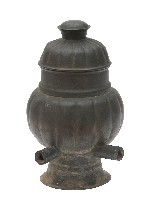 藏品(錫製瓜型蓋罐四管柱香油臺)的圖片