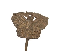 藏品(金屬製蝴蝶形雕花髮釵)的圖片