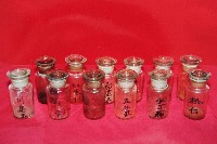 藏品(透明蓋塞廣口短頸圓形玻璃藥瓶（十二件）)的圖片