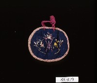 藏品(深藍色壽字圓形刺繡袋)的圖片
