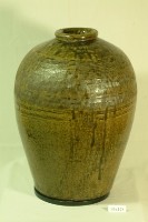 藏品(紅露酒印款綠褐釉拍打紋窄口豐肩式陶甕)的圖片