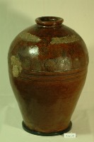 藏品(紅露酒款深紅褐色網紋窄口豐肩式陶甕)的圖片