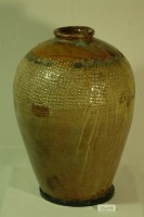 藏品(紅棕釉帶褐綠釉拍打印紋窄口豐肩式陶甕)的圖片