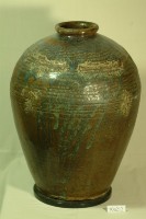 藏品(黑褐釉白綠流釉拍打印紋窄口豐肩式陶甕)的圖片