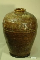 藏品(紅露酒印款紅褐釉拍打印紋窄口豐肩式陶甕)的圖片