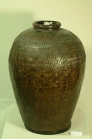 藏品(黑褐釉拍打印紋窄口豐肩式陶甕)的圖片