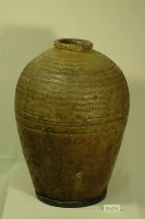 藏品(黃褐釉拍打印紋窄口豐肩式陶甕)的圖片
