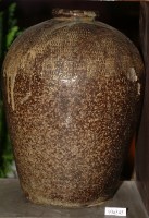 藏品(紅露酒印斑紋黑褐釉拍打印紋窄口豐肩式陶甕)的圖片