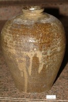 藏品(黑褐釉流釉拍打印紋窄口豐肩式陶甕)的圖片