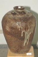 藏品(紅露酒印款褐釉拍打印紋窄口豐肩式陶甕)的圖片