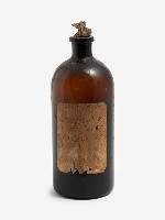 藏品(藥用窄口短頸深棕色透明玻璃瓶)的圖片