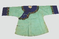 藏品(藍綠色花卉繡樣長袖上衣)的圖片