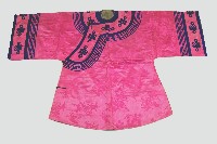 藏品(粉紅色花卉繡樣長袖上衣)的圖片