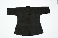 藏品(黑色素面上衣)的圖片