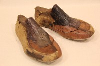 藏品(木製鞋模含紙樣)的圖片