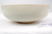 藏品(白釉開片墩式碗)的圖片
