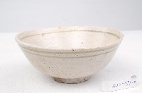 藏品(白釉線紋陶碗)的圖片
