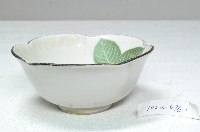 藏品(黑口五瓣式花口貼花紅綠彩櫻花紋瓷碗)的圖片