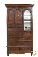 藏品(大型木雕衣櫃)的圖片