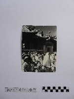 藏品(黃則修攝廟前的人群)的圖片