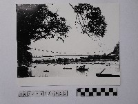 藏品(黃則修攝碧潭橋下游河)的圖片