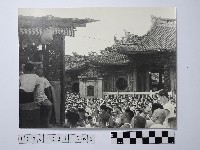 藏品(黃則修攝人潮)的圖片