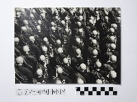 藏品(黃則修攝師父背影)的圖片