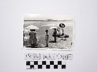 藏品(黃則修攝六名站在淺灘的女性)的圖片