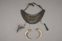 藏品(男子胸飾)的圖片