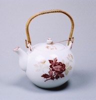 藏品(彩繪花卉紋茶壺)的圖片