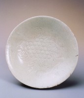 藏品(白陶葡萄紋碗)的圖片