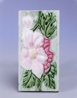 藏品(粉紅花卉邊飾磁磚)的圖片