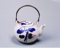 藏品(青花粉紅花卉紋茶壺)的圖片