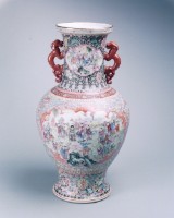 藏品(釉上彩龍耳嬰戲圖瓶)的圖片