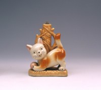 藏品(貓戲球檯燈座)的圖片