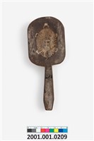 藏品(方形圓角雙面雕龜桃紋帶柄粿印)的圖片