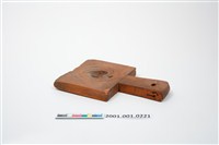 藏品(磚燒長方形單面雕壽桃紋帶柄粿印)的圖片