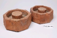 藏品(歸仁窯素燒紅陶八角形桌腳墊組)的圖片